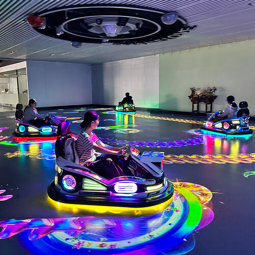 最新の企業ニュース グラウンドプロジェクションインタラクションバンパーカー：モダンアミューズメント会場向けインタラクティブアトラクション