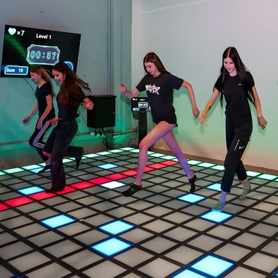 よい価格 ジャンピンググリッド LED ダンスフロアタイル インタラクティブなゲーム オンライン