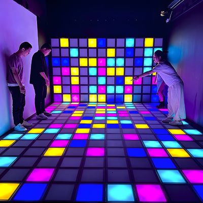 よい価格 インタラクティブなアクティベーションゲーム LEDダンスフロア 30x30cm LEDダンスフロアライトタイル オンライン
