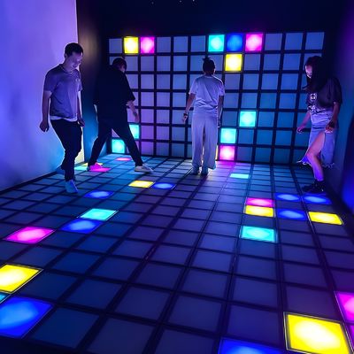 よい価格 室内防水アクティベーションゲーム LEDフロア インタラクティブなLEDスクリーン 床タイルライトゲーム オンライン