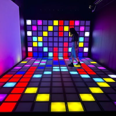 よい価格 インタラクティブな有線RGBアクティベーションゲーム LEDダンスフロア 30*30cm 工場用品 オンライン