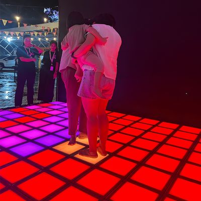 よい価格 LED ダンスフロアタイル ジャンピンググリッド インタラクティブなゲーム スーパーグリッド オンライン
