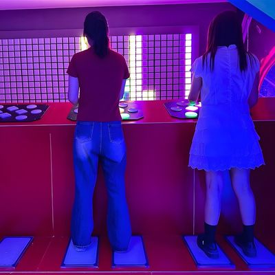 よい価格 スポーツ エンターテインメント インタラクティブ ジャンプ スーパーグリッド 挑戦 エスケープ ゲームルーム オンライン