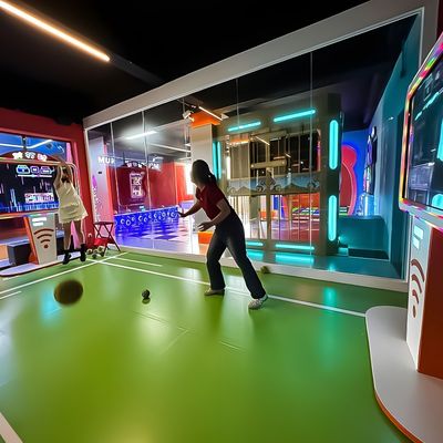 よい価格 複数のプレイヤーのボールゲームで,プレイヤーはターゲットに打つことで互いに競争する. オンライン