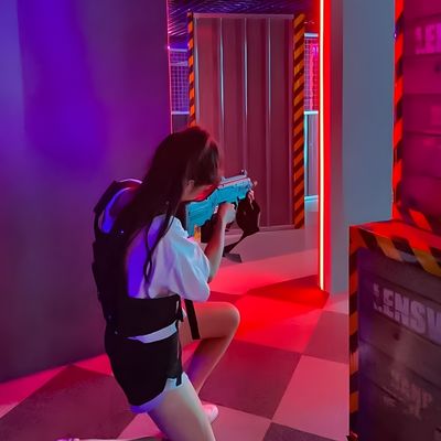 よい価格 Commercial Wireless Laser Tag Equipment with IoT Technology and 8 Playing Modes for Indoor Multiplayer Gaming オンライン
