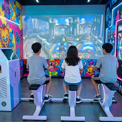 よい価格 300Wパワー、5200ルーメンの明るさ、20000時間の光源寿命を備えたインタラクティブサイクリングバイク（屋内フィットネス用） オンライン