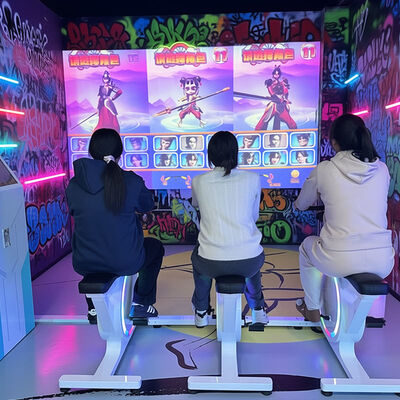 よい価格 ジム向けのアルミニウムフレームと没入型レーシングゲームシステムを備えた、業務用屋内インタラクティブプロジェクションサイクリングバイク オンライン