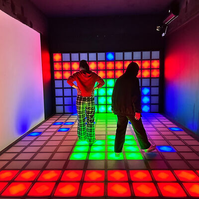 よい価格 インタラクティブなLEDダンスフロア 30x30cmタイルサイズ,RGB色,子供と大人のための1000以上のゲームレベル オンライン