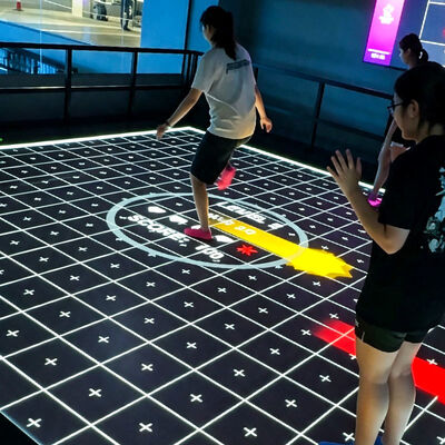 品質 プレミアムオーロラモーション、6m*6m/7m*7m大型スクリーン、8つの人気ゲーム、商業施設向けマルチプレイヤー対応 工場